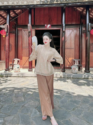 P11 - Pháp Phục Lam Tơ Thêu Hoa Nhí Áo Hai Lớp Cổ Tròn Nút Ngọc