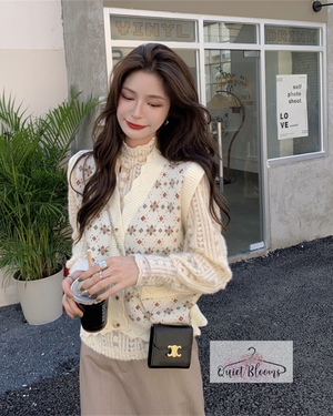 SET of 2 - Vintage inspired Lace Top with mini flowers printed Gilet Cardigan