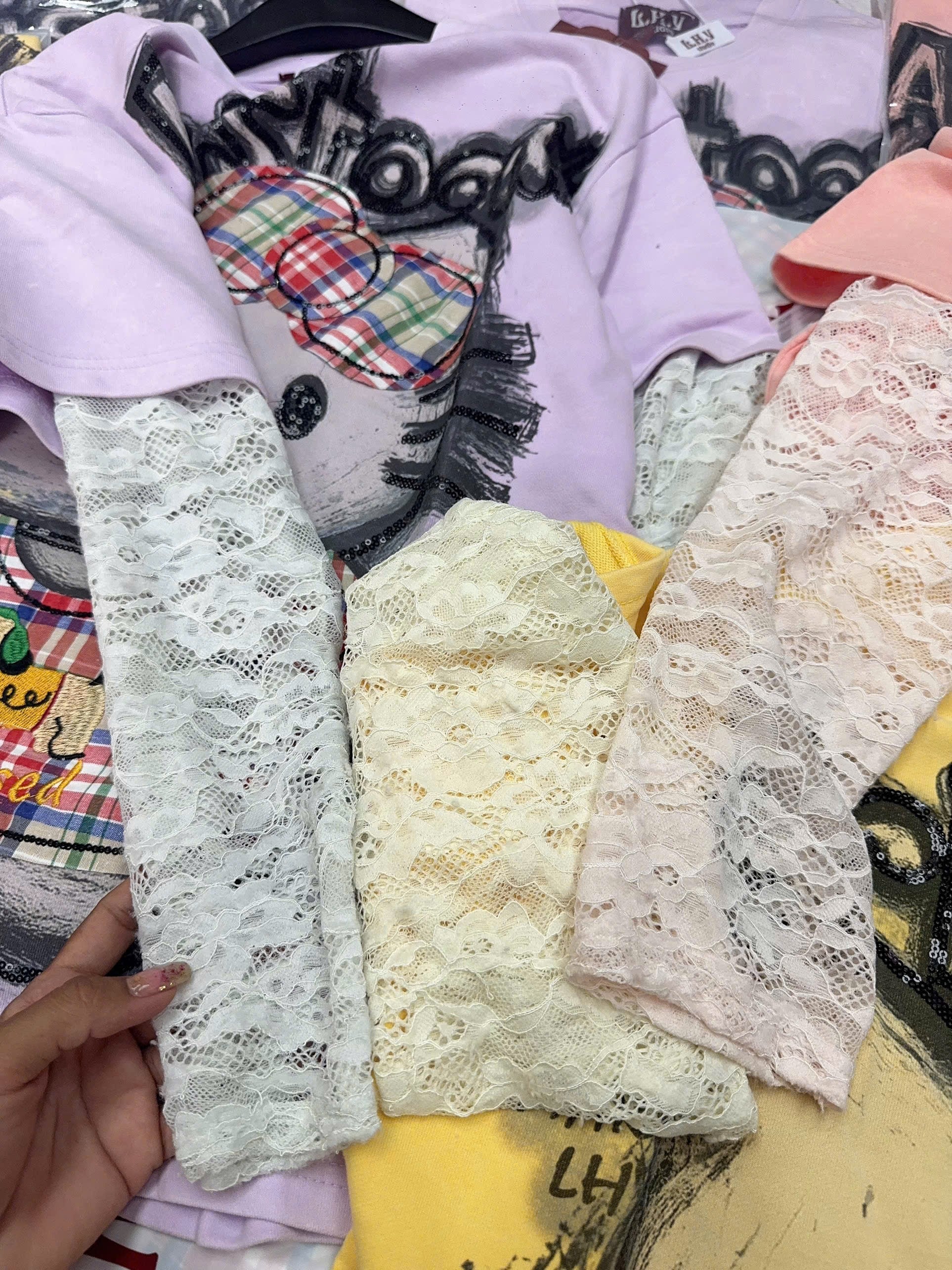 Kitty Lace Long Sleeves Top