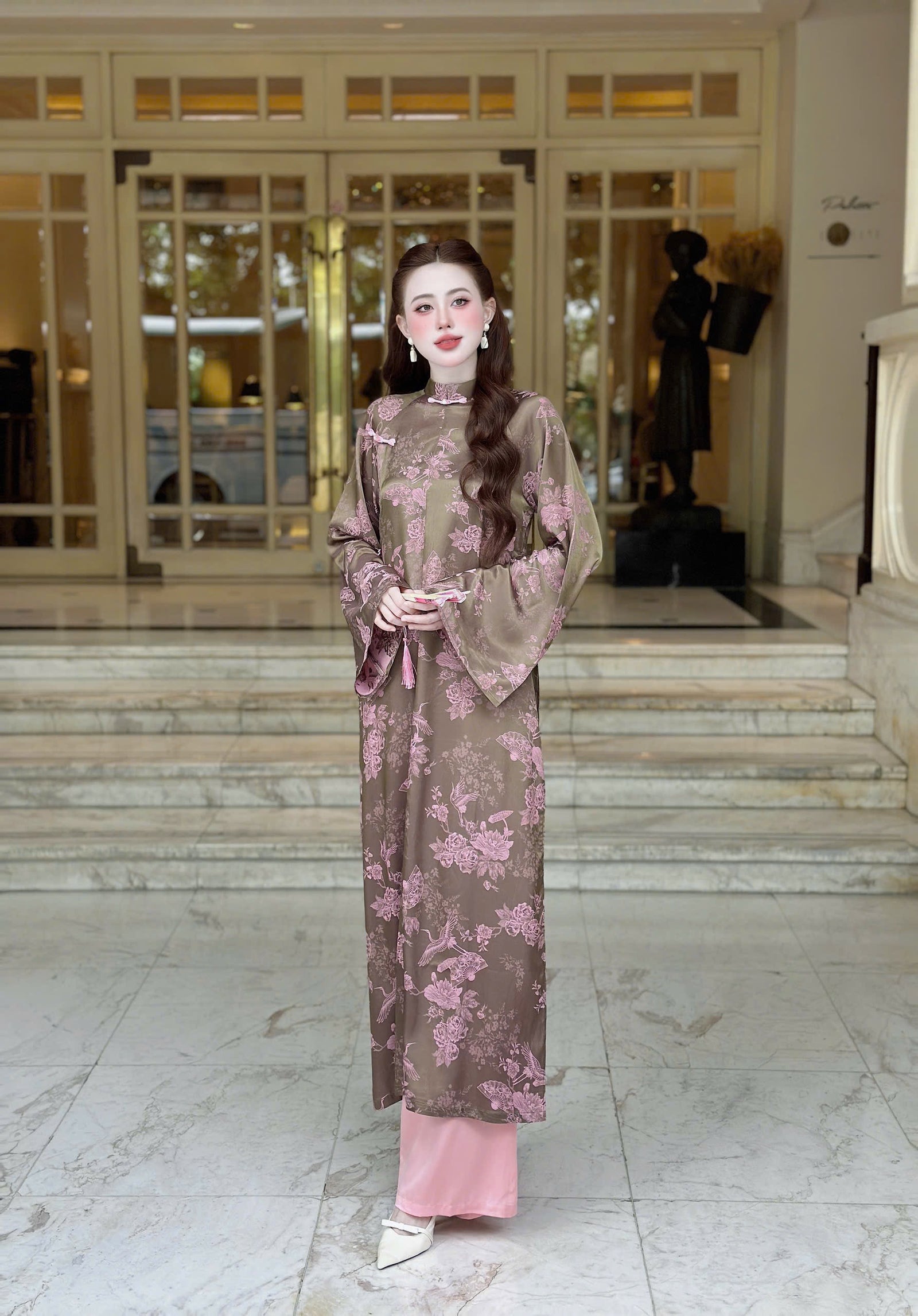 Áo Dài Gấm và Quần Lụa Lạnh