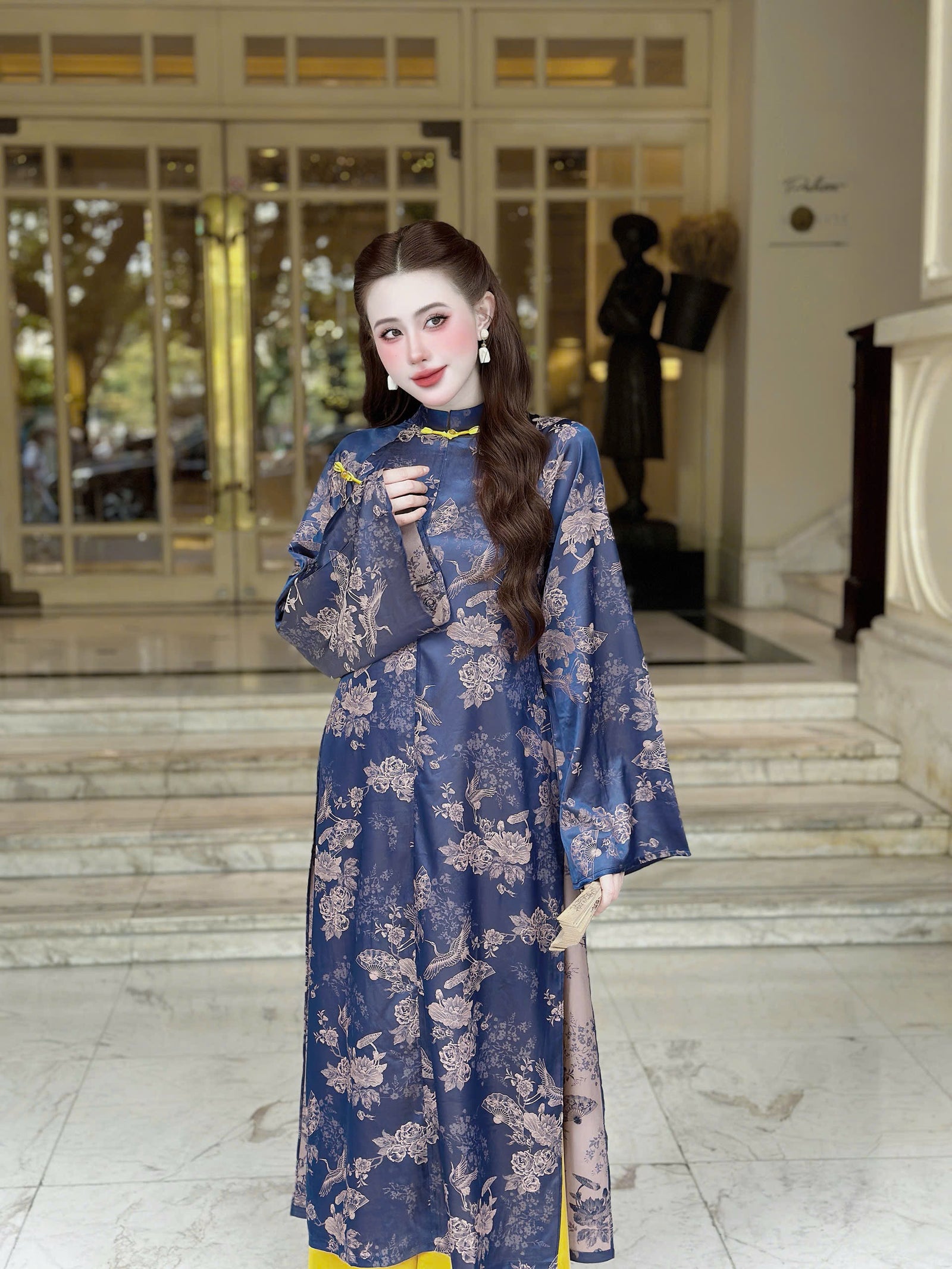 Áo Dài Gấm và Quần Lụa Lạnh