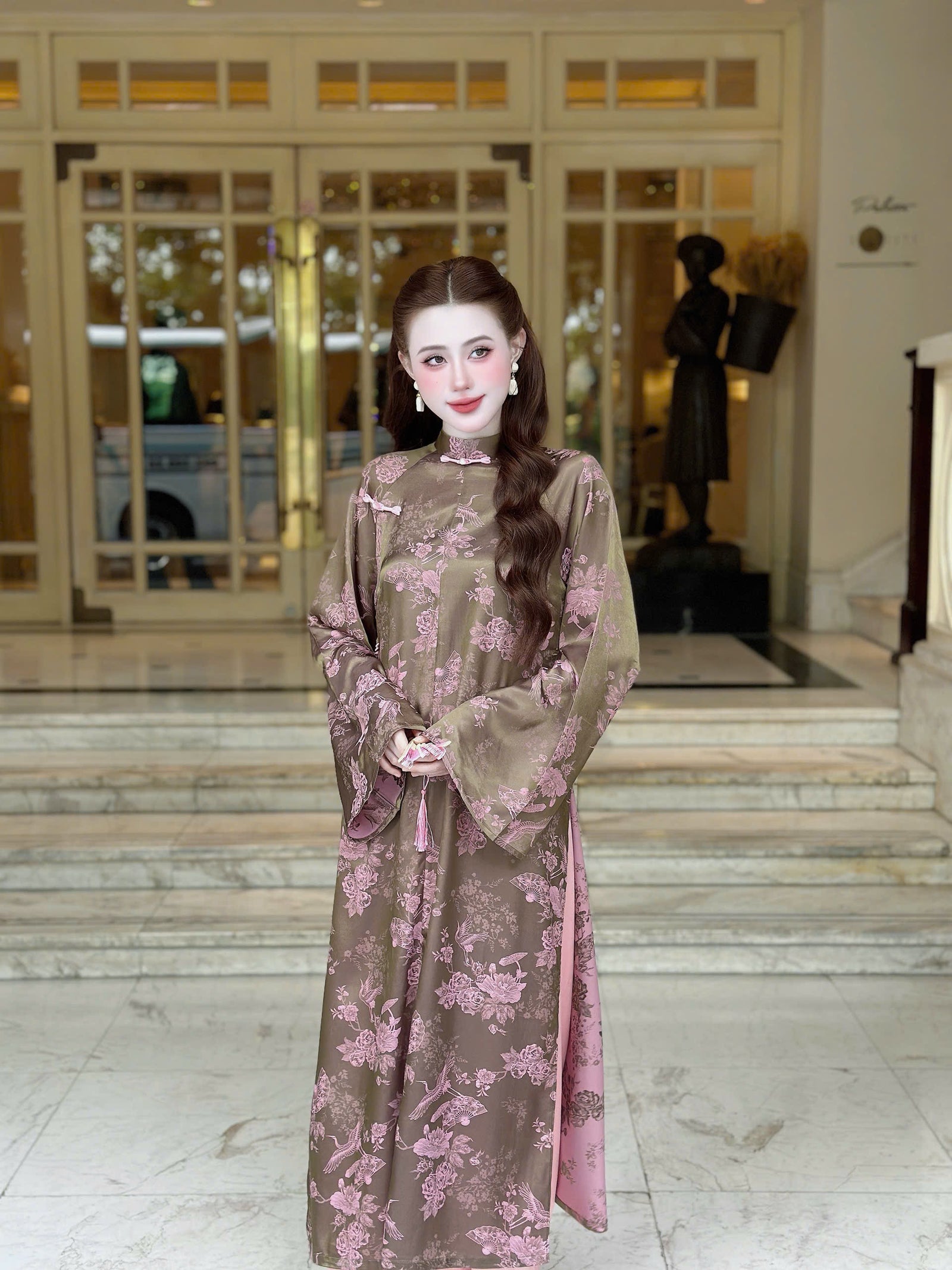 Áo Dài Gấm và Quần Lụa Lạnh