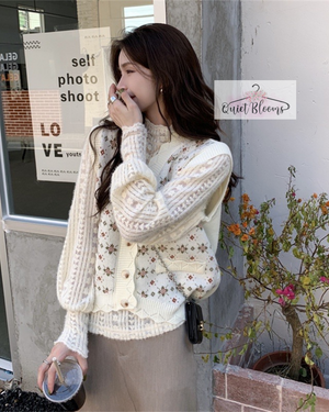 SET of 2 - Vintage inspired Lace Top with mini flowers printed Gilet Cardigan